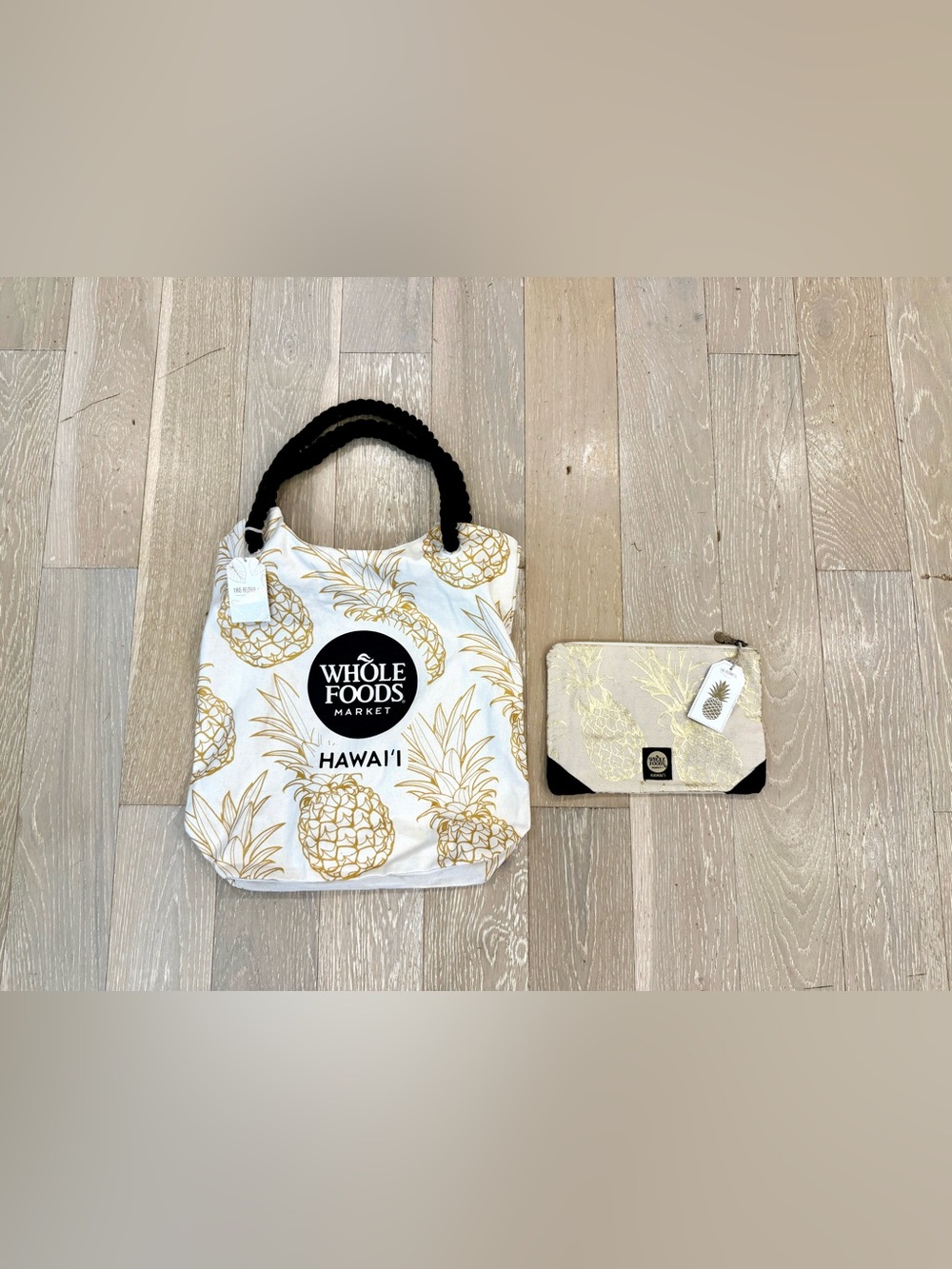 Whole Foods Market Exclusive Hawai'i Pineapple Tote Bag & zipper Clutch NWT